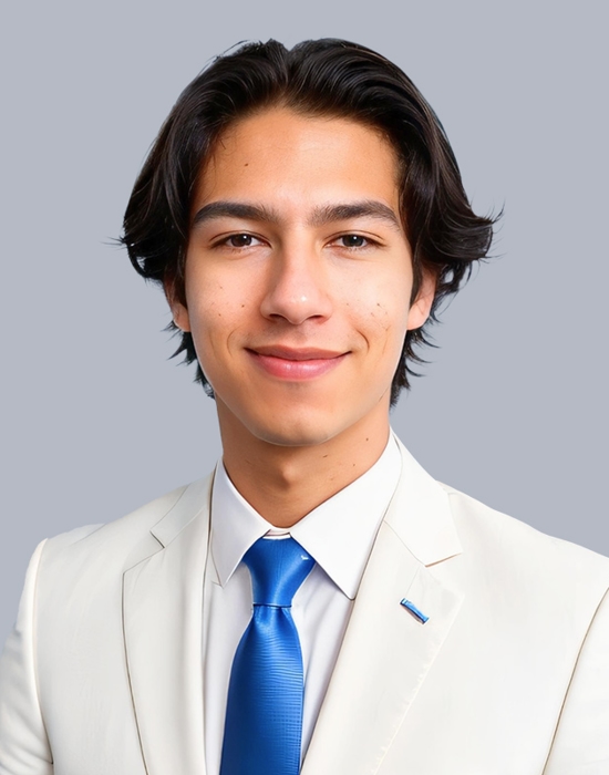 Alejandro Gomez Photo