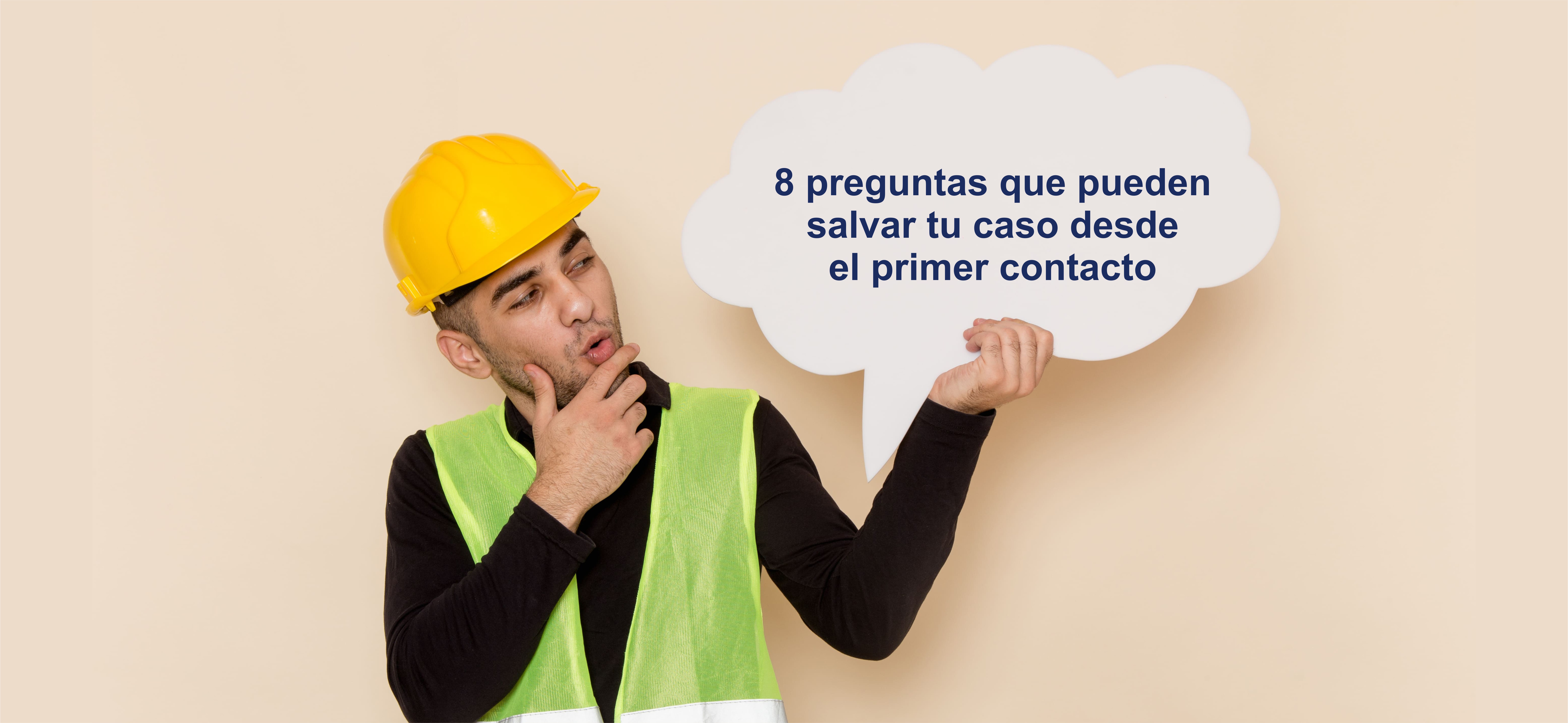 Trabajador pensando en las preguntas que pueden salvar su caso